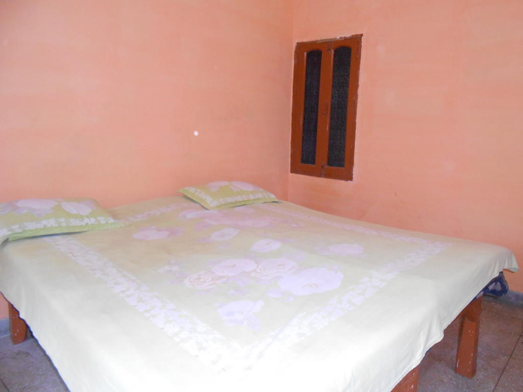 Maruti Guest House Bénarès Chambre photo
