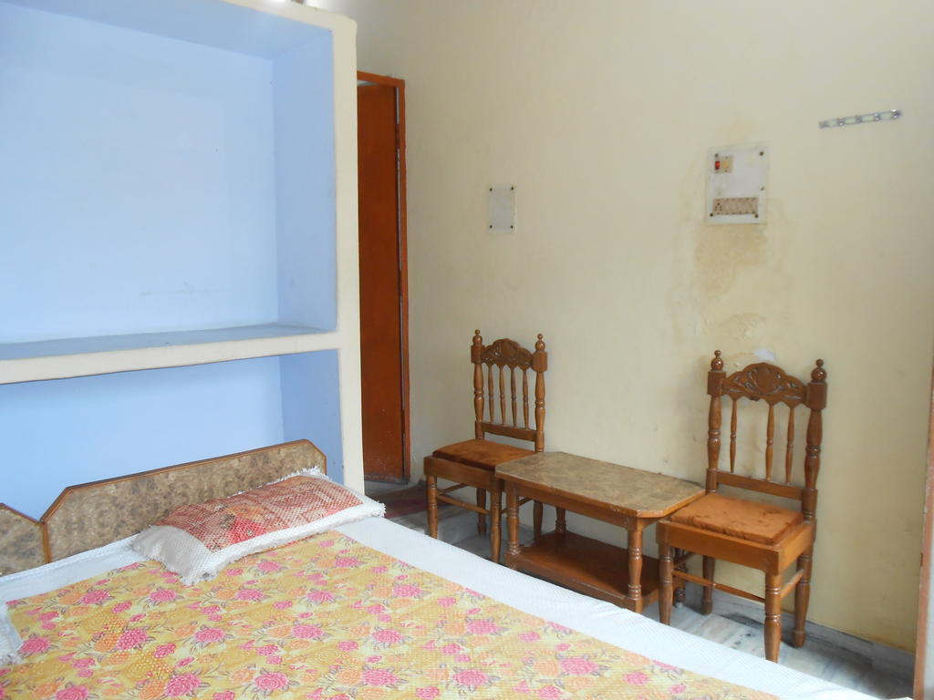 Maruti Guest House Bénarès Chambre photo